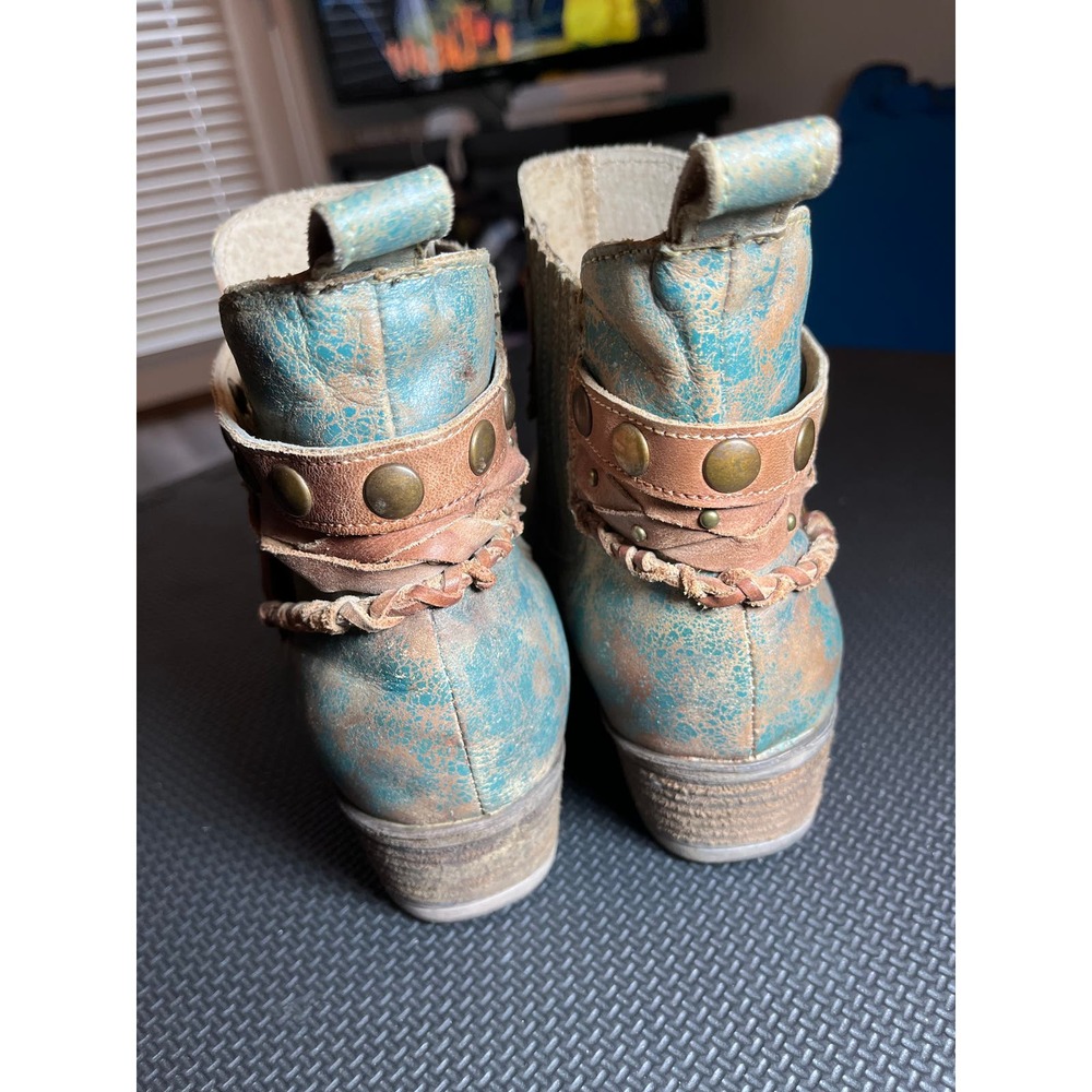 Distressed Corral Turquoise Metallic Western Studded Boots 8.5 pull-on - Picture 6 of 8